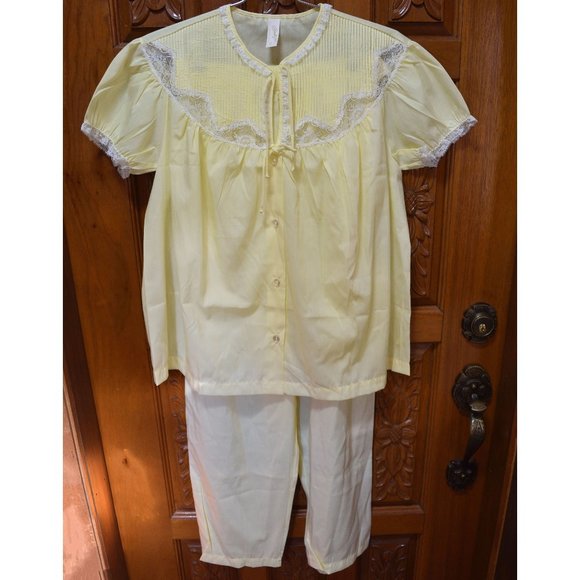 SOLD • Barbizon Lazy Dee Yellow Pajama Set Size 10 Pleated Yoke Lace Batiste - Picture 1 of 14